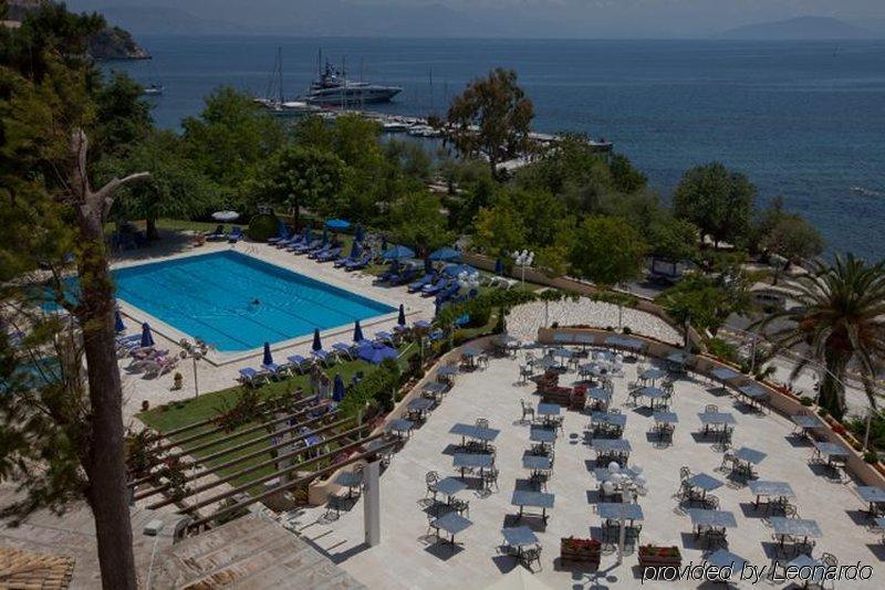 Corfu Palace Hotel Exterior foto The pool at the Hotel Splendid