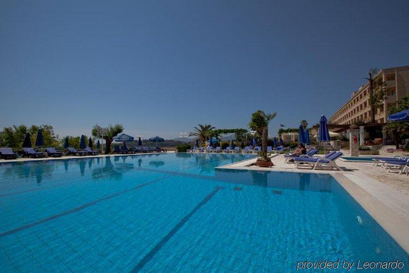 Corfu Palace Hotel Facilidades foto Pool at the hotel