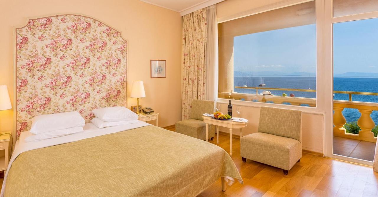 Corfu Palace Hotel Exterior foto A room at the Grand Hotel