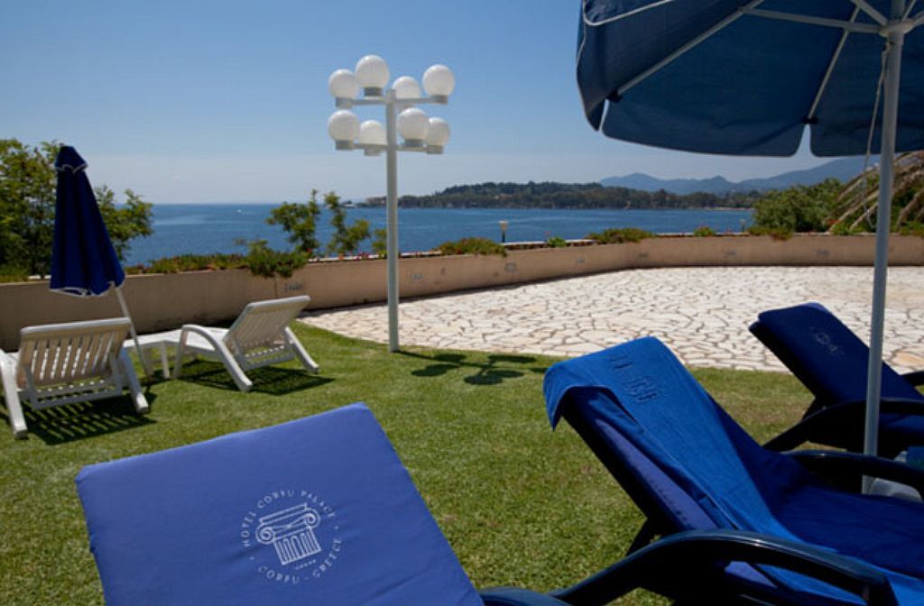 Corfu Palace Hotel Exterior foto View of the beach